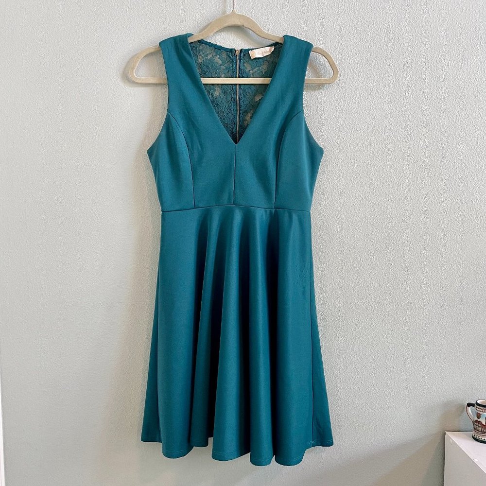 Emerald Skater Style Dress with Lace Detailing